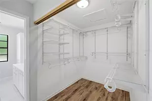 1070 Sanabel Ct NE, Saint Petersburg, FL 33702 - Photo 23