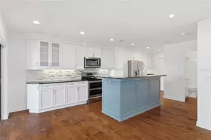1070 Sanabel Ct NE, Saint Petersburg, FL 33702 - Photo 9