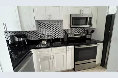 5110 Coquina Key Drive SE #C furnished, Saint Petersburg, FL 33705 - Photo 7