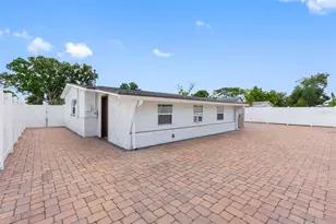 6033 Ambassador Dr, Tampa, FL 33615 - Photo 11