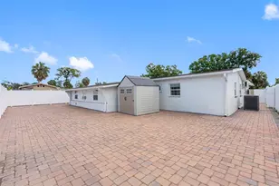 6033 Ambassador Dr, Tampa, FL 33615 - Photo 13