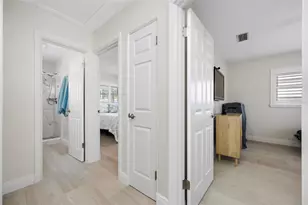5000 Venetian Blvd NE, Saint Petersburg, FL 33703 - Photo 23