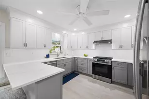 5000 Venetian Blvd NE, Saint Petersburg, FL 33703 - Photo 11