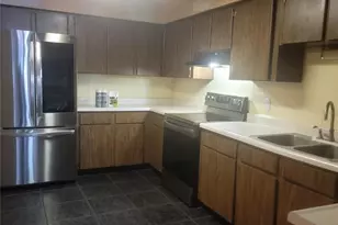10019 N 52nd St, Tampa, FL 33617 - Photo 9