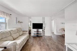36650 Dina Dr, Zephyrhills, FL 33542 - Photo 11