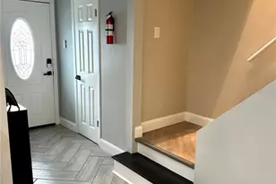 10021 N 53rd St, Tampa, FL 33617 - Photo 15