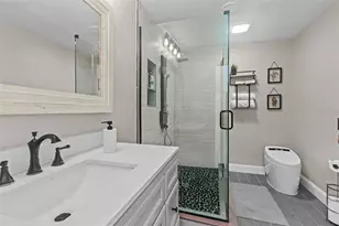 10021 N 53rd St, Tampa, FL 33617 - Photo 21
