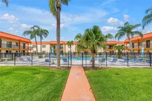 10375 Paradise Blvd, Treasure Island, FL 33706 - Photo 7