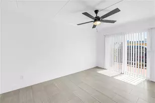 10375 Paradise Blvd, Treasure Island, FL 33706 - Photo 21