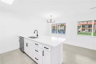 10375 Paradise Blvd, Treasure Island, FL 33706 - Photo 15