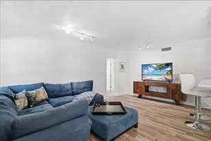 8911 Blind Pass Rd, Saint Pete Beach, FL 33706 - Photo 13