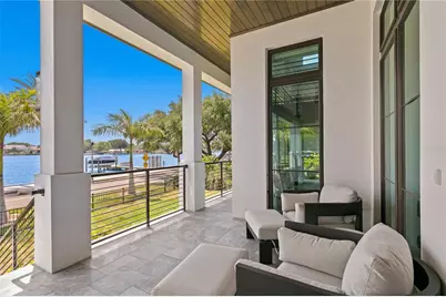 2926 Coffee Pot Boulevard NE, Saint Petersburg, FL 33704 - Photo 9