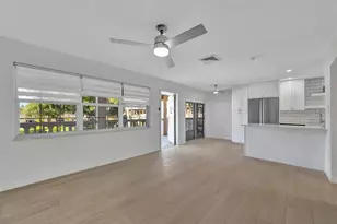 650 Pinellas Point Dr S, Saint Petersburg, FL 33705 - Photo 3