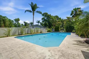 12006 Waterside Ct, Tampa, FL 33612 - Photo 67