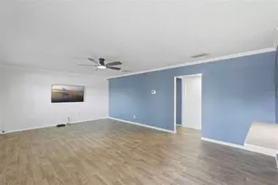 4050 4th St N, Saint Petersburg, FL 33703 - Photo 9