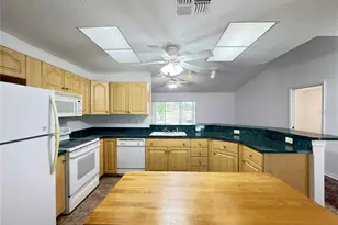 21606 Rosewood Ct, Lutz, FL 33549 - Photo 7