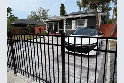 210 49th Street N, Saint Petersburg, FL 33710 - Photo 3