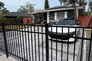 210 49th Street N, Saint Petersburg, FL 33710 - Photo 3