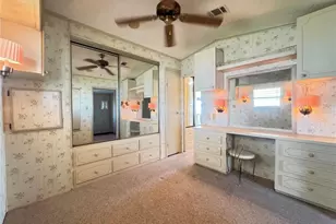 35220 Dodie Dr, Zephyrhills, FL 33541 - Photo 11