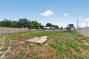 13318 Hollowbend Ln, Riverview, FL 33569 - Photo 15