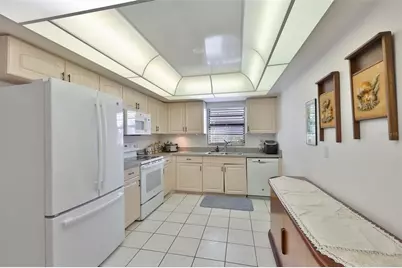 2611 Lancaster Drive #33, Sun City Center, FL 33573 - Photo 11