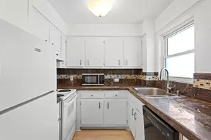 750 Burlington Ave N, Saint Petersburg, FL 33701 - Photo 5