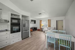 7743 39th Terrace N, Saint Petersburg, FL 33709 - Photo 3