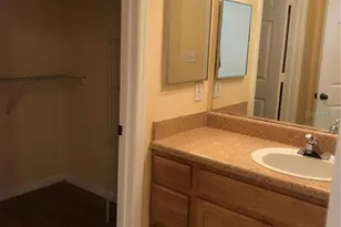 2407 Courtney Meadows Ct, Tampa, FL 33619 - Photo 9