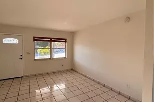 10611 N Altman St, Tampa, FL 33612 - Photo 9