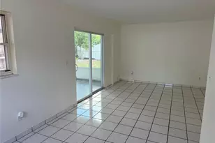 10611 N Altman St, Tampa, FL 33612 - Photo 9