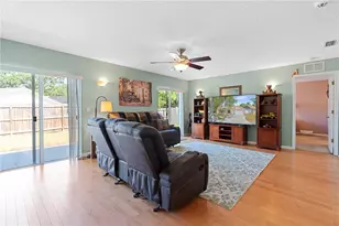 802 Smith Bay Dr, Brandon, FL 33510 - Photo 11