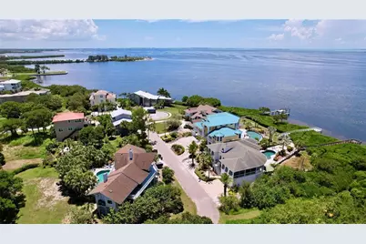 511 Seaview Drive, Tarpon Springs, FL 34689 - Photo 45