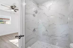 4720 Mohegan Rd, Saint Petersburg, FL 33708 - Photo 19