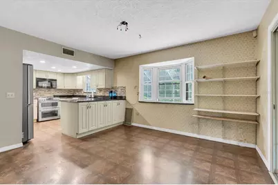 10422 N Woodmere Road, Tampa, FL 33617 - Photo 7