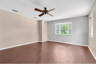 10422 N Woodmere Road, Tampa, FL 33617 - Photo 15