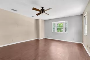 10422 N Woodmere Rd, Tampa, FL 33617 - Photo 15