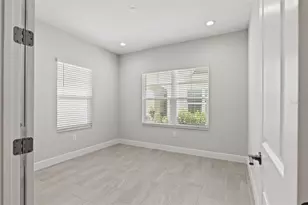 18131 Franklin Park Ct, Venice, FL 34293 - Photo 13