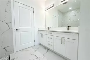 9304 N 18th St, Tampa, FL 33612 - Photo 25