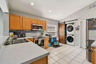 2708 Bellewater Pl, Oviedo, FL 32765 - Photo 9