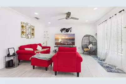 8721 N Orangeview Avenue, Tampa, FL 33617 - Photo 15