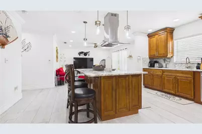 8721 N Orangeview Avenue, Tampa, FL 33617 - Photo 23