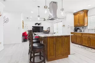 8721 N Orangeview Ave, Tampa, FL 33617 - Photo 23
