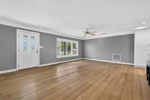 1276 37th Ave NE, Saint Petersburg, FL 33704 - Photo 5