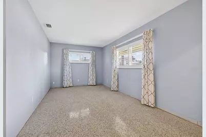 1276 37th Avenue NE, Saint Petersburg, FL 33704 - Photo 15