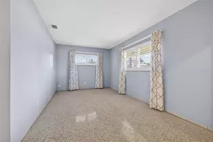 1276 37th Ave NE, Saint Petersburg, FL 33704 - Photo 15