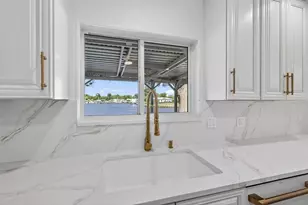 6497 Cape Hatteras Way NE, Saint Petersburg, FL 33702 - Photo 15