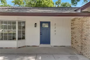 2207 Parkwood Dr, Valrico, FL 33594 - Photo 13