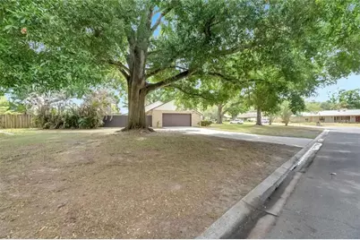 2207 Parkwood Drive, Valrico, FL 33594 - Photo 15