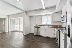 855 E Brandon Blvd, Brandon, FL 33511 - Photo 3