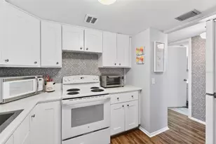 2459 Columbia Dr, Clearwater, FL 33763 - Photo 9